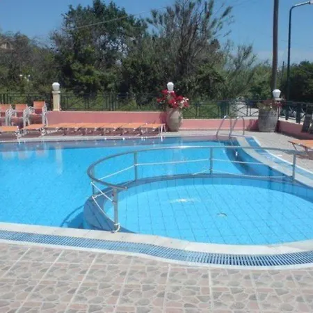 Polyxeni מלון דירות סידריון